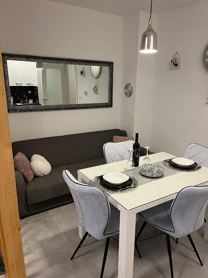Апартаменти Studio Apartman Implex Джяково Екстер'єр фото