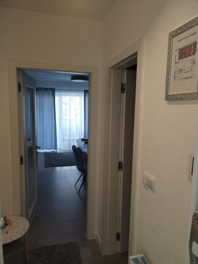 Апартаменти Studio Apartman Implex Джяково Екстер'єр фото